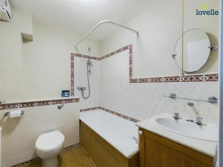1 bedroom House To Let - Photo 2