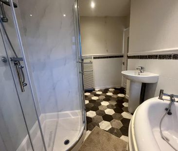 2 bedroom semi-detached house to rent - Photo 6