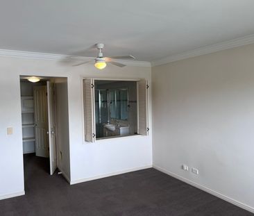 35/82-86 Limetree Parade, 4216, Runaway Bay Qld - Photo 1