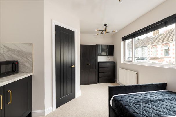 7 bedroom terraced house to rent - Photo 1