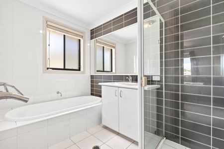 8 Niven Place, Belrose NSW 2085 - House For Rent | Domain - Photo 5