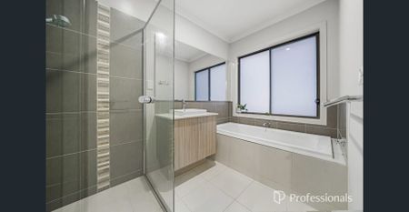 Stunning Family Home in Prime Location - Photo 4