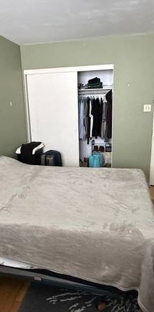 Private 1 Bedroom Furnished near to English Bay /Available October1st - Photo 1