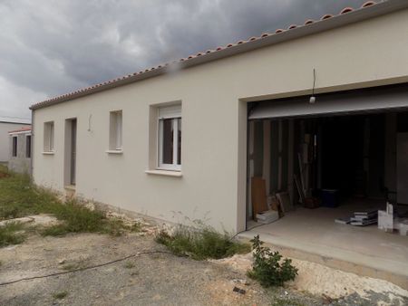 Location Maison 5 pièces 93 m2 à Niort - Photo 3