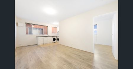 Sun-filled apartment - Photo 3