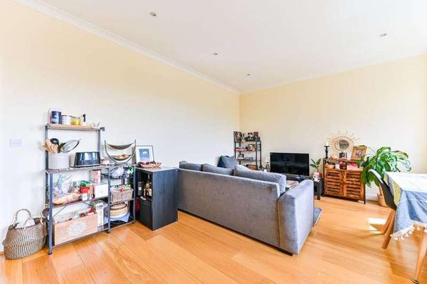 Kingsgate House, Stanmore, HA7 - Photo 1