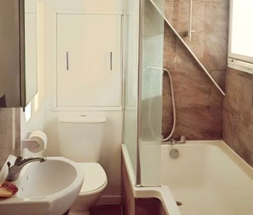 Top Floor Apartment Moments From The Beach - Photo 5