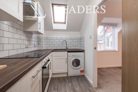 1 bedroom flat to rent - Photo 2