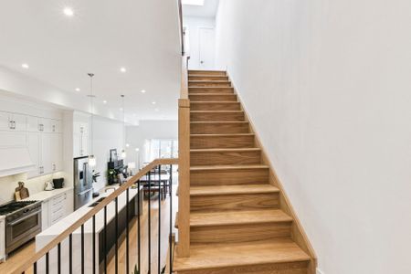 For Lease - 1040 Enola Avenue, Mississauga, Ontario - Photo 2