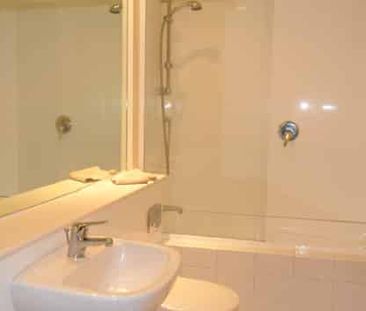 2 BEDROOM FULLY FURNISHED APT - Photo 4