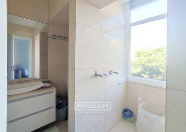 Apartamento T3+1 em Lisboa