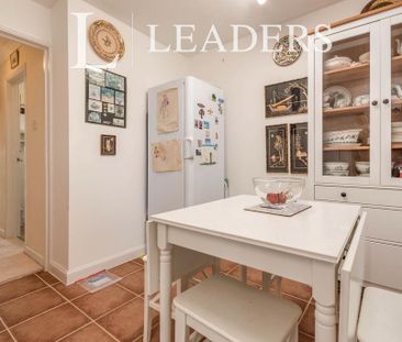 3 bedroom semi-detached house to rent - Photo 6