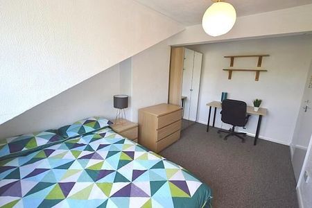 Stanmore Avenue, Burley, LS4 2RP, Leeds - Photo 3