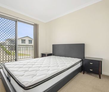 Three Bedroom Townhouse in Glen Eden with Pool & BBQ Facilities! - Photo 4