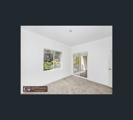 2/10 Hurstford Close, Peppermint Grove, WA 6011 - Photo 5