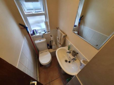 4 bedroom terraced house to rent - Photo 5