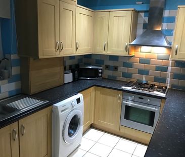 Room in a Shared House, London, SE12 - Photo 6