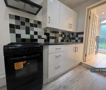 Studio to rent - Photo 3
