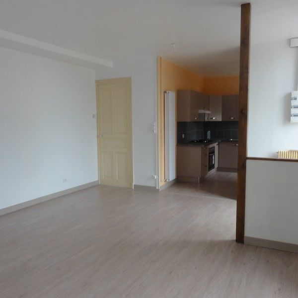 Location Appartement 4 pièces 88m² LE CREUSOT 71200 - Photo 1