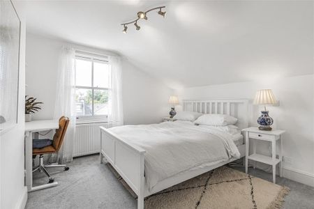 2 bedroom maisonette to rent - Photo 4