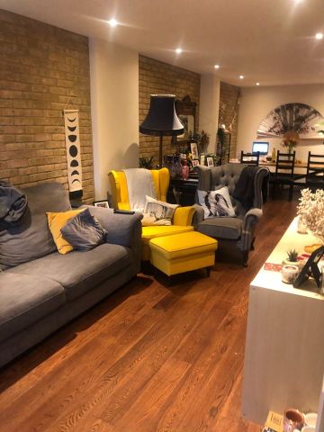 3 Bed Flat, Turner Street, E16 - Photo 3