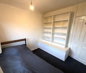 3 Bedroom Semi Detached Available Arranging tenancy - Photo 6