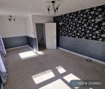 2 bedroom semi-detached house to rent - Photo 2