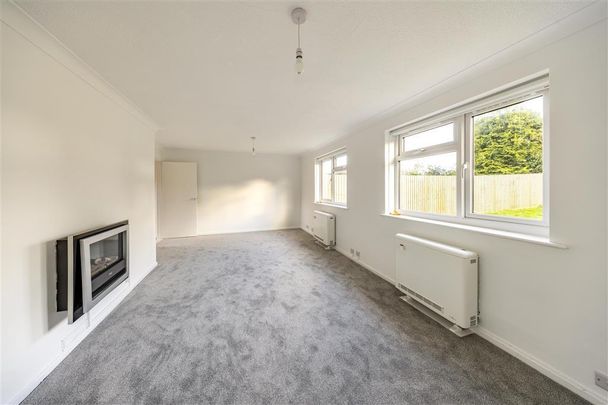 East Crescent - Photo 1