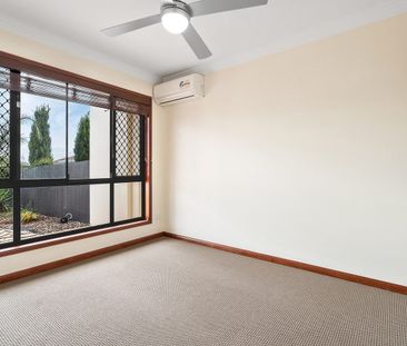 Large 3 Bedroom! Double Garage! Massive Courtyard! Stunning Views! - Photo 6