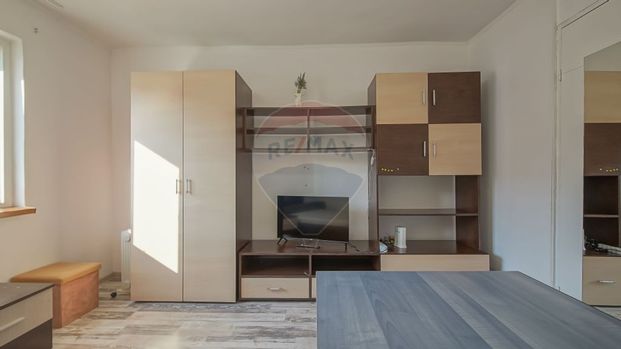 Garsoniera de închiriat în zona Bartolomeu - Fotografie 1