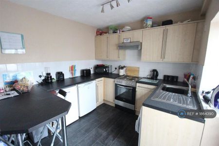 3 bedroom terraced house to rent - Photo 5