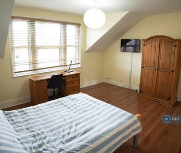6 bedroom semi-detached house to rent - Photo 4