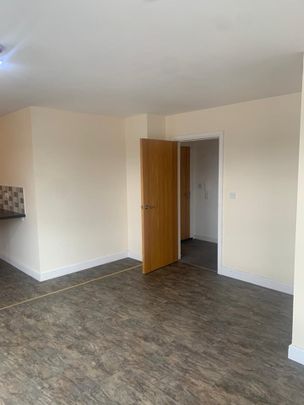 1 Bed Flat, Bradfield Road, S6 - Photo 1