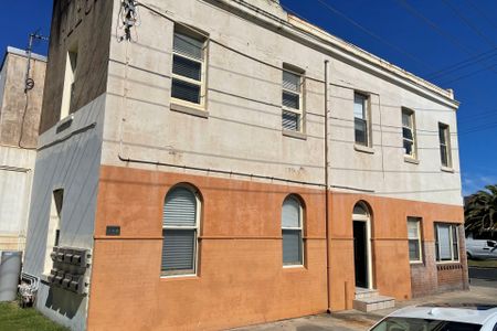 3/142 Young Street, Carrington NSW 2294 - Photo 4