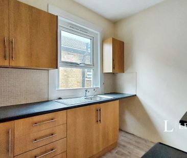 2 bedroom apartment to rent Gordon Road, Southend-on-Sea, Essex, SS1 - Photo 6