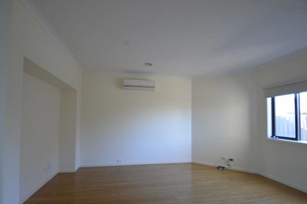 Modern 2 Bedroom Townhouse - Photo 1