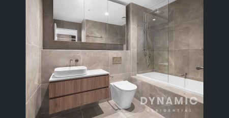 One Bedroom Apartment with Stunning CBD views - Photo 3