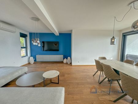Pronájem bytu 2+kk 135 m² - Fotografie 2