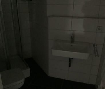 Klein - aber mein - sanierte 1R-Wohnung mit Dusche sucht Mieter - Photo 1