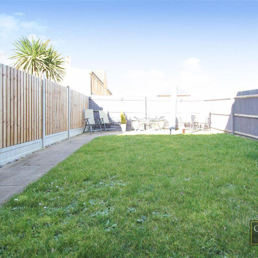 Westray Walk, Wickford, Essex - Photo 2