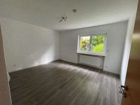 3 Zi. Wohnung mit großem Garten und Terrasse in Mitten von Wendelstein! - Foto 2