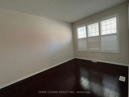 Detached Home For Lease | N8145384 - Photo 4