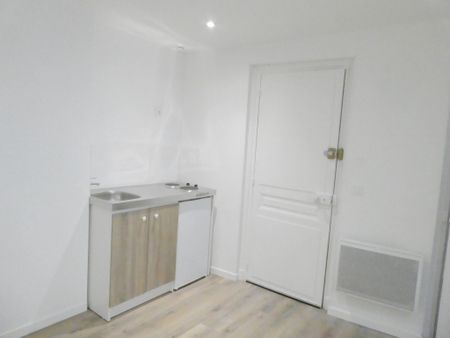 Location Appartement 1 pièce 15m² FONTAINEBLEAU 77300 - Photo 2