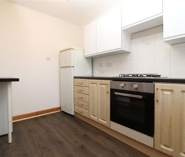 2 bedroom semi-detached house to rent - Photo 2