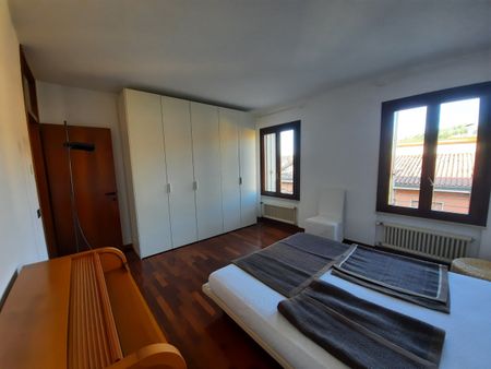 APPARTAMENTO ARREDATO IN CENTRO MONTEFORTE CON TERRAZZO E GARAGE - Photo 2