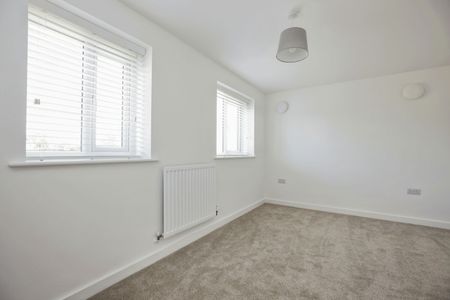 3 bedroom house to rent Marram Crescent, Harpole, Northampton, NN7 - Photo 5
