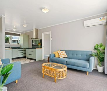 Convenient town living - Photo 3