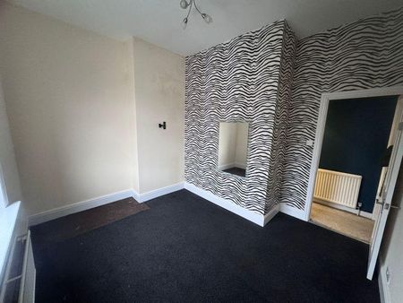 2 bedroom end of terrace house to rent - Photo 5
