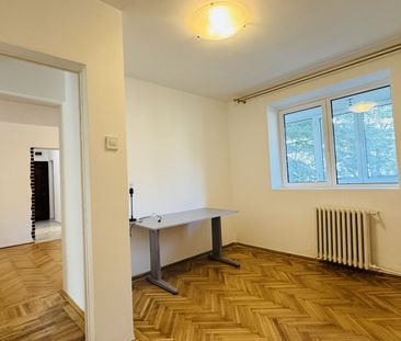 Afi, Drumul Taberei Timisoara 5 minute metrou 3 camere renovat - Photo 5