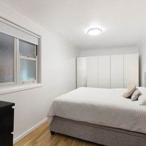 Modern Home - Photo 2